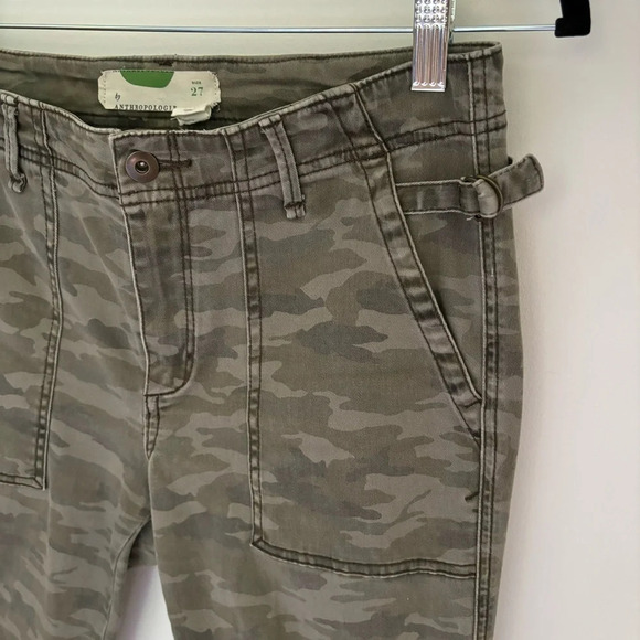 Anthropologie  Cropped Camo Flare Utility Pants Size 27 - Picture 4 of 8